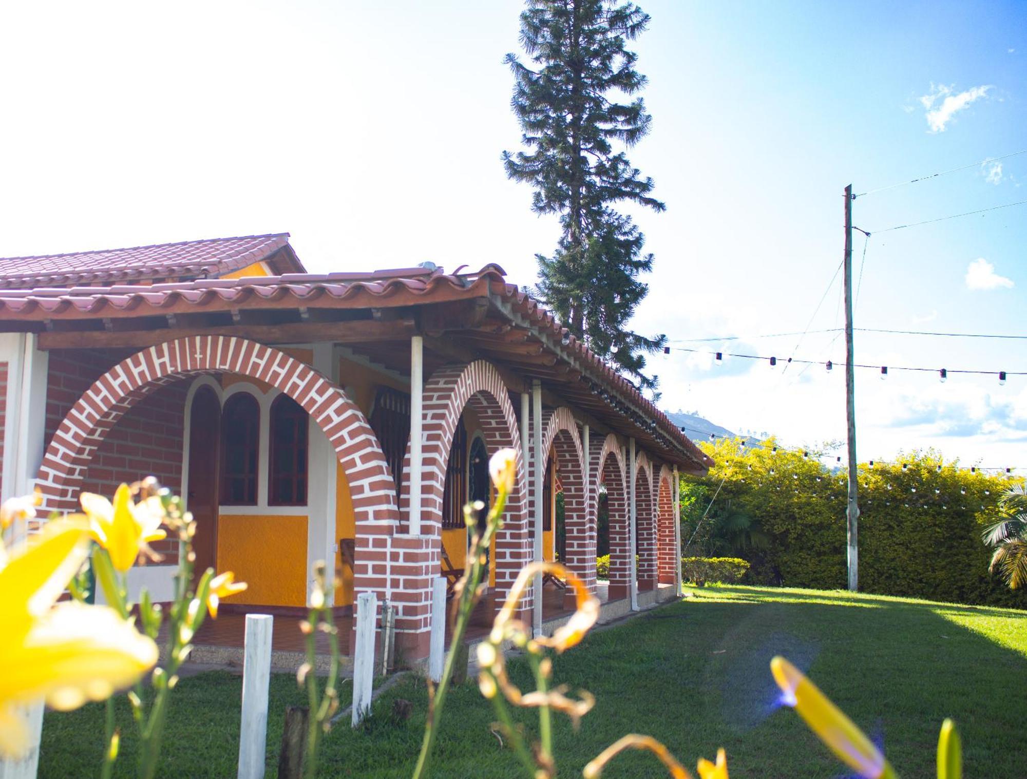 Hotel Campestre Alto Lindo En Guatapé Exterior foto
